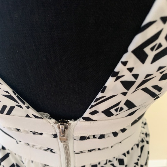 Black/white maxi dress - Picture 5 of 7